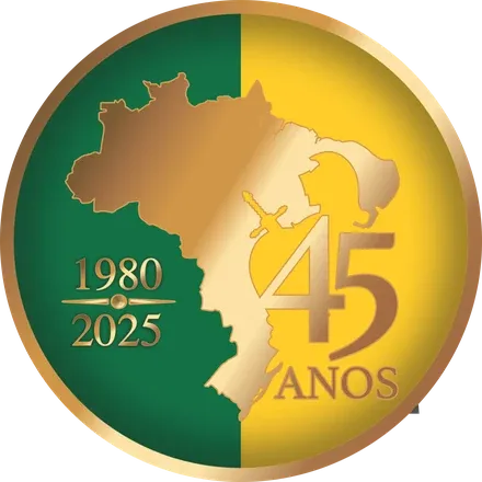 Emblema comemorativo dos 45 anos do DeMolay Brasil, com o mapa do país e as datas 1980 e 2025